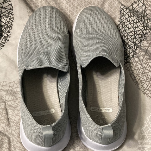 Athletic works memory foam shoes - Picture 3 of 4